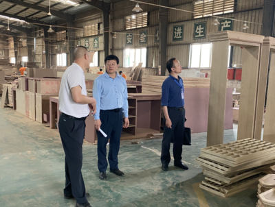 清遠(yuǎn)高新區(qū)“五一”節(jié)前安全生產(chǎn)（消防安全）大行動(dòng) 聚焦建筑裝飾材料生產(chǎn)領(lǐng)域，筑牢安全防線